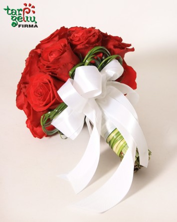 Raudonų rožių vestuvinė puokštė