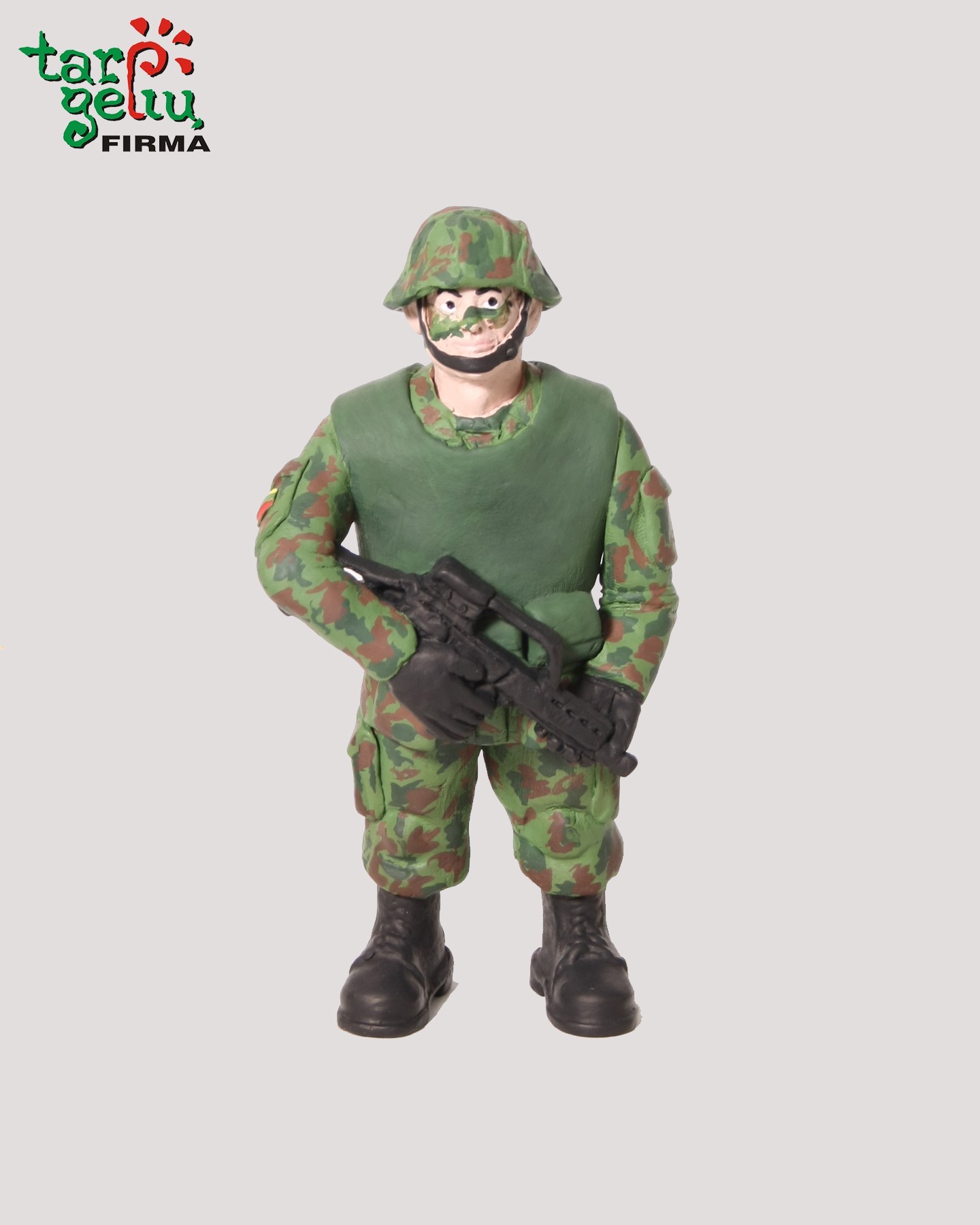 Suvenyras "Karys su ginklu"