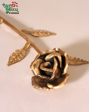 Rožė iš metalo