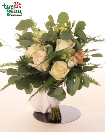 Puokštė su rožėmis ir...