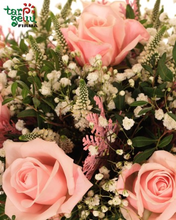 Rožių dėžutė ir triufeliai