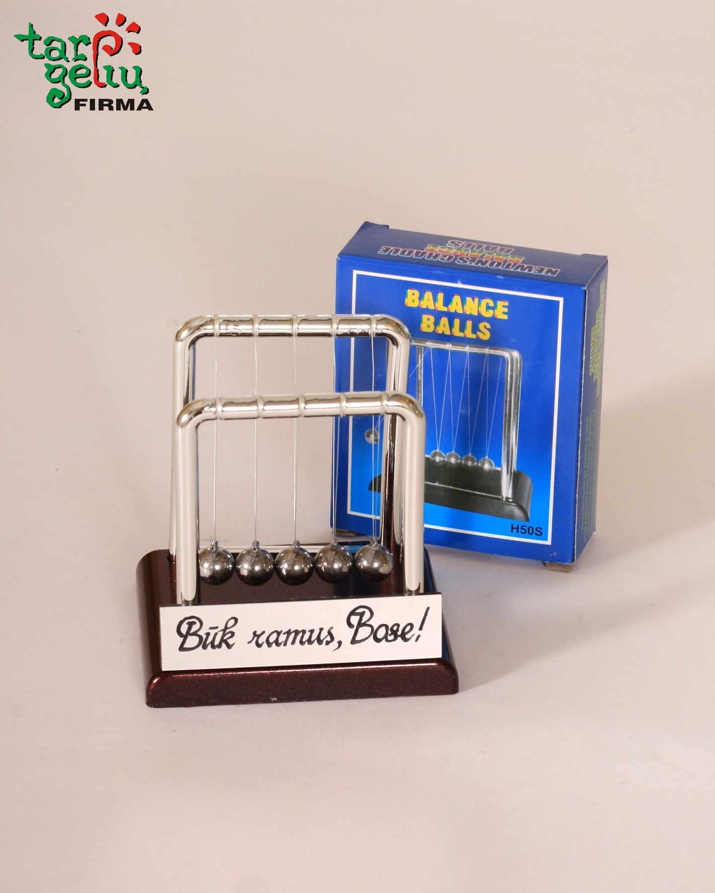 Niutono lopšys "Būk ramus, Bose!"