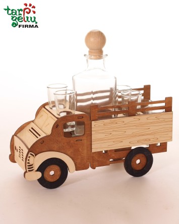 Grafinas su stikliukais...