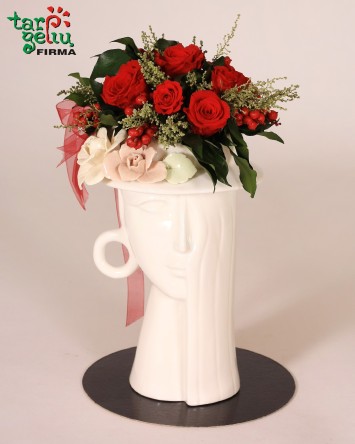 "Dama su skrybelaite"