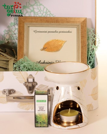 "Pirties karalienei"