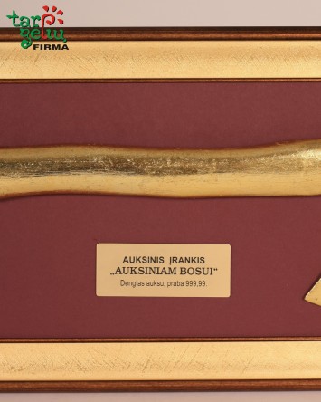 "Auksinis kirvis auksiniam Bosui"