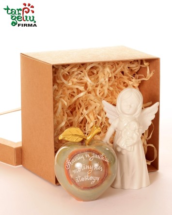 "Ramių ir jaukių motinystės...