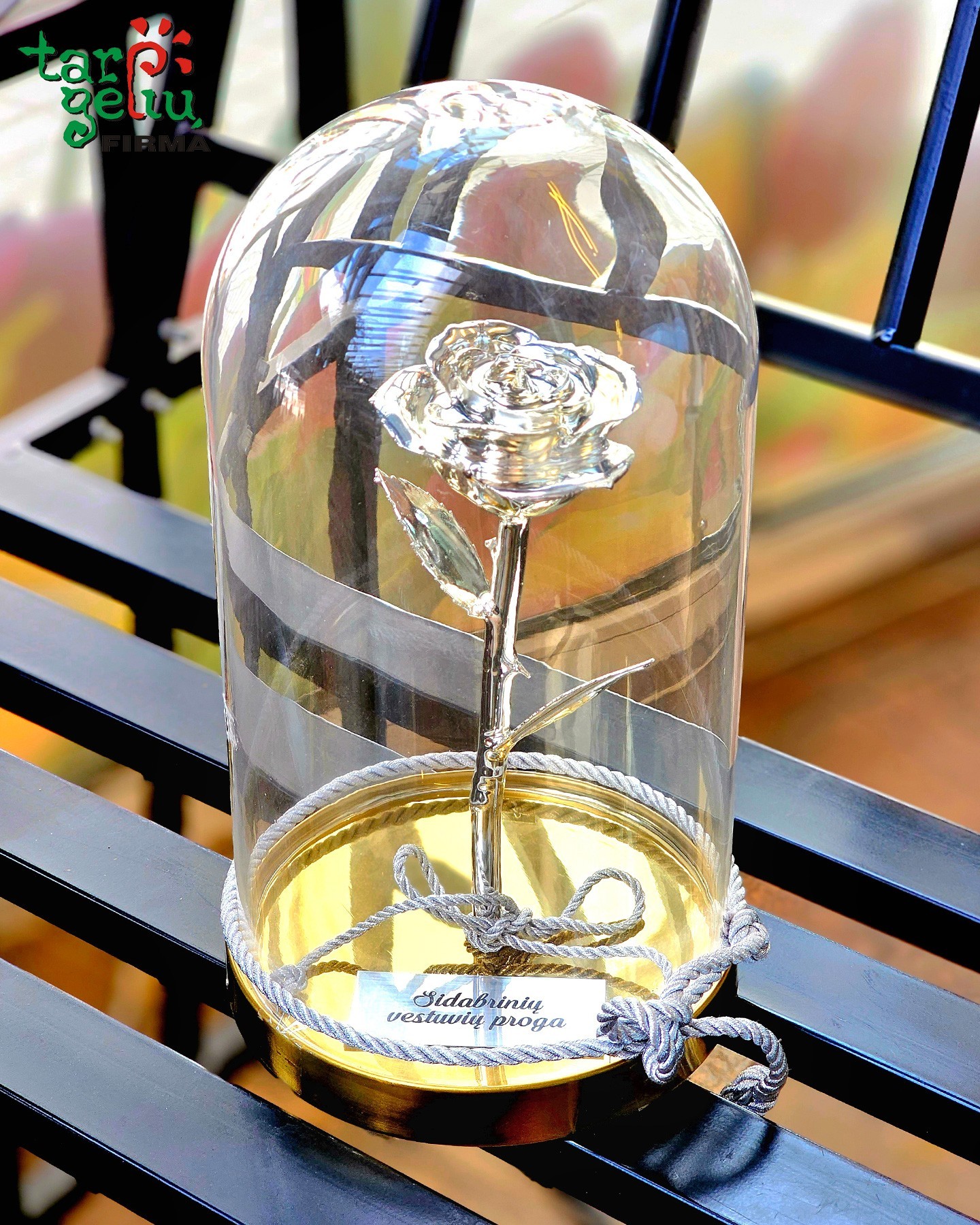 Rožė sidabrinių vestuvių proga