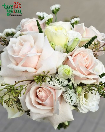 Švelni rožinė nuotakos puokštė be žalumos