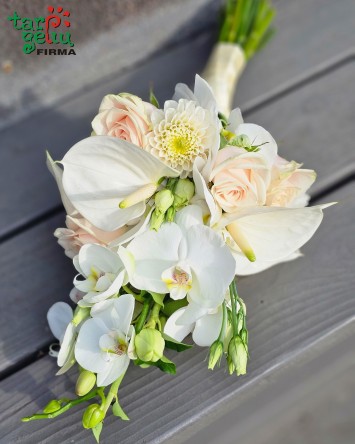 Elegantiška pailga puokštė...